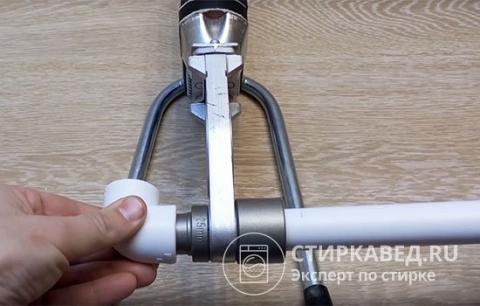 Делаем сушилку для белья на батарею своими руками Делаем сушилку для белья на батарею своими руками