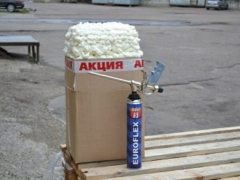Монтажная пена огнестойкая, противопожарная: что из себя представляет, маркировка, достоинства и недостатки, виды и производители, критерии для выбора Монтажная пена огнестойкая, противопожарная: что из себя представляет, маркировка, достоинства и недостатки, виды и производители, критерии для выбора