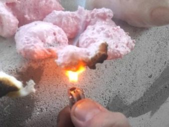 Монтажная пена огнестойкая, противопожарная: что из себя представляет, маркировка, достоинства и недостатки, виды и производители, критерии для выбора Монтажная пена огнестойкая, противопожарная: что из себя представляет, маркировка, достоинства и недостатки, виды и производители, критерии для выбора
