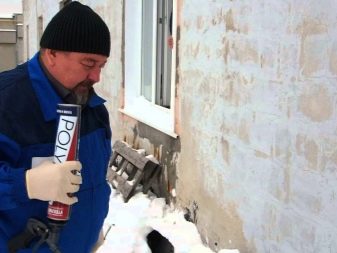 Монтажная пена огнестойкая, противопожарная: что из себя представляет, маркировка, достоинства и недостатки, виды и производители, критерии для выбора Монтажная пена огнестойкая, противопожарная: что из себя представляет, маркировка, достоинства и недостатки, виды и производители, критерии для выбора