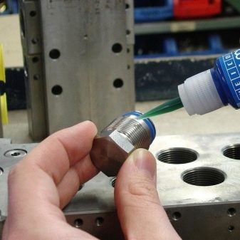 Анаэробный герметик для резьбовых соединений в сантехнике