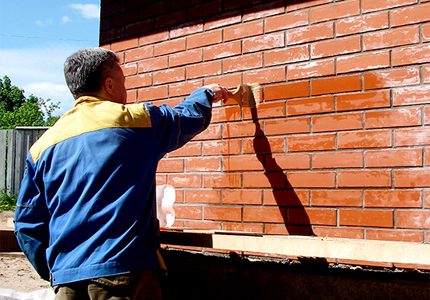 Выполнение строительных работ Влажный стройматериал