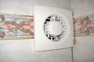 Вытяжка в ванной комнате и санузле с помощью вытяжного вентилятора Вентиляция в ванной и туалете