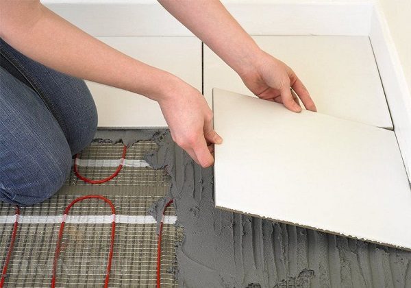 Как сделать теплый пол на балконе своими руками? фото: укладка нагревательных матов