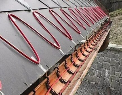 Кровельный обогрев кабелем