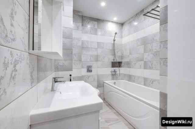 Современный ремонт в маленькой ванной комнате