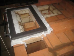 Установка чугунной варочной плиты в печь