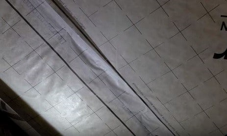 Пленка крепится внахлест