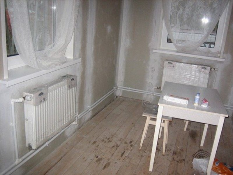 Как закрыть декором трубы отопления в помещении своими руками — возможные решения и необходимые материалы Как спрятать трубы отопления: разбираем виды коробов и декоративных накладок