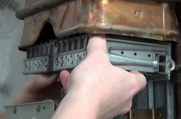 Почему газовая колонка не греет воду: возможные неисправности и советы по ремонту Почему газовая колонка не греет воду: возможные неисправности и советы по ремонту