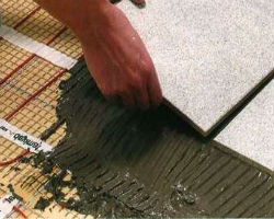Монтаж плитки на инфракрасный теплый пол