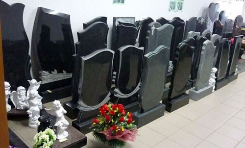 Изготовление памятников и надгробий в Москве с доставкой и установкой от «РитуалСтоун»